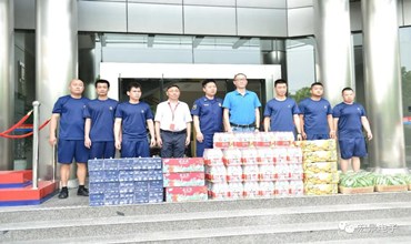 炎炎夏日送清凉 宏景电子慰问消防救援大队
